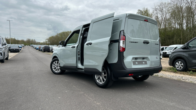 Ford Transit Courier Diesel 1.5 EcoBlue Trend Van - Image 32